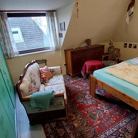 Appartamento Doppelzimmer Im Einfamilienhaus, Mit Eigenem Bad Und Kuechenmitbenutzung *