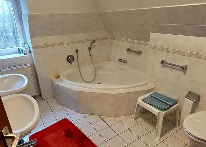 Apartment Doppelzimmer Im Einfamilienhaus, Mit Eigenem Bad Und Kuechenmitbenutzung