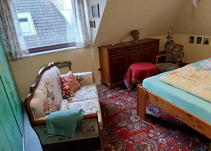 Apartment Doppelzimmer Im Einfamilienhaus, Mit Eigenem Bad Und Kuechenmitbenutzung *